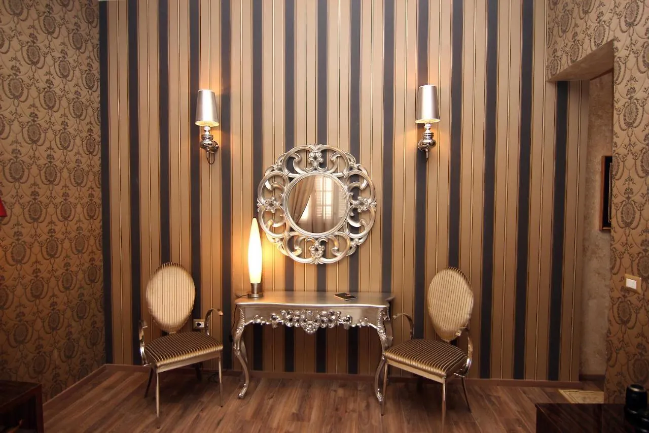 Hotel Boutique Restaurant Gloria Tirana